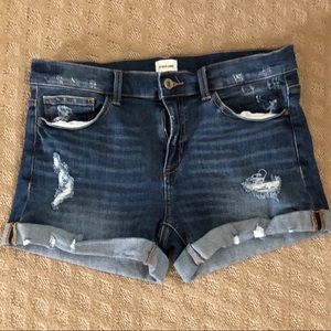 sneak peek mid rise shorts